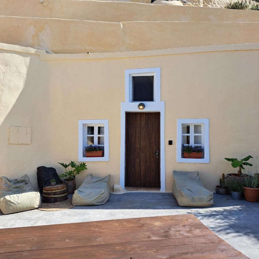 Caval II Hotel Фира Екстериор снимка
